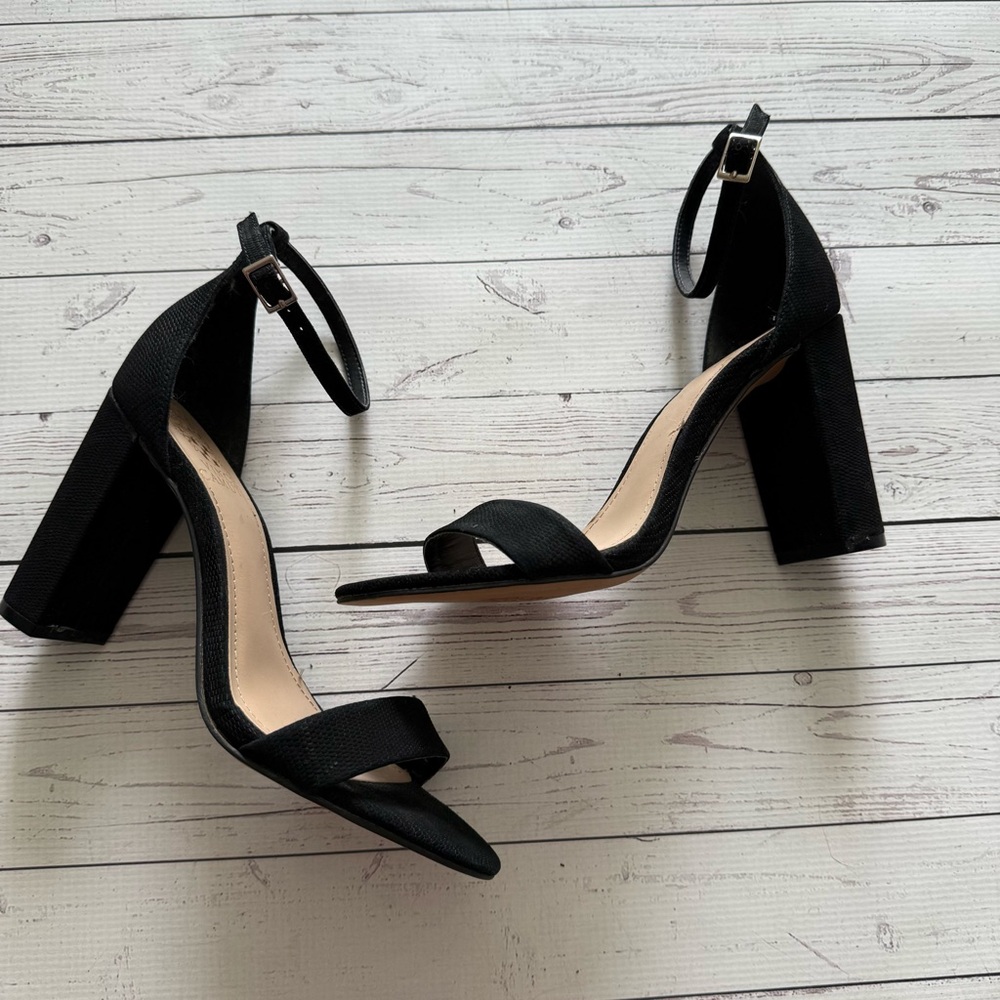 Vince Camuto Black Block Heel Ankle Strap Sandals